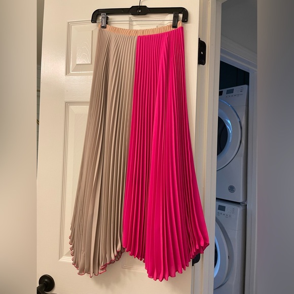 LOYD/FORD Pleated Skirt - Fuchsia/ Powder - Picture 7 of 10